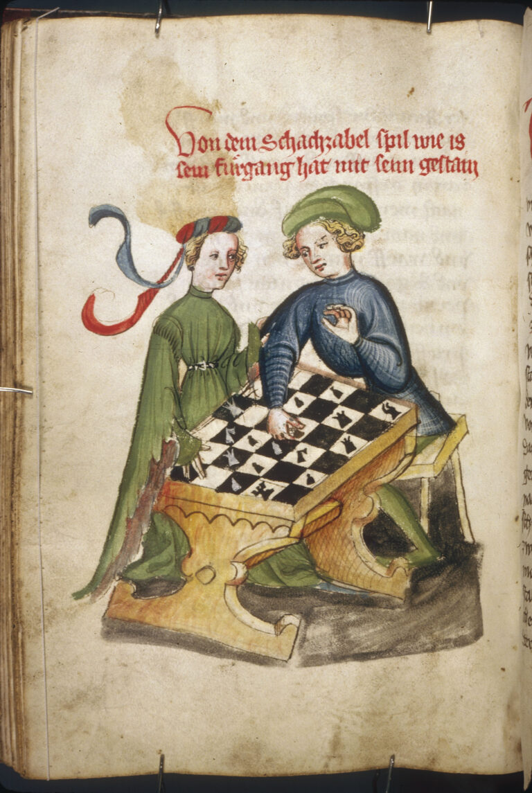 Hombre y mujer jugando al ajedrez
